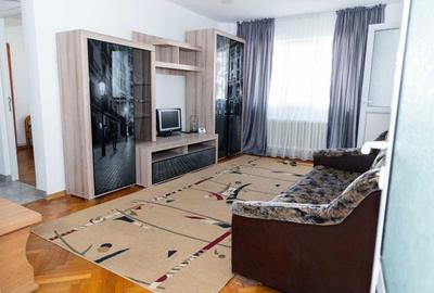 Apartament cu 3 camere semidecomandat în Central