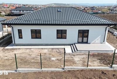 Casă cu 4 camere cu Teren 400 Mp în Rediu - 2