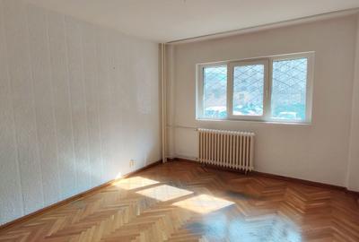 Apartament cu 3 camere decomandat în 13 Septembrie - 7