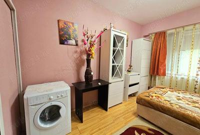 Camera Moderna Bloc Camin Zona Port - 2