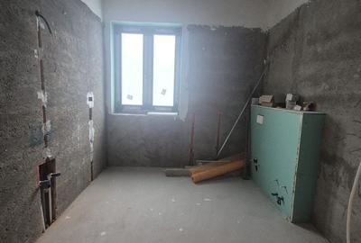 Duplex cu 4 camere cu Canalizare în Titan - 12