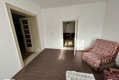 Casă cu 4 camere cu Teren 1484 Mp în Vladimirescu - 9