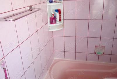 Garsoniera de inchiriat 42m patrati , 250 metri de centru, utilata si mobilata, cu centrala - 6