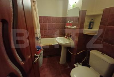 Apartament de vanzare, cu 2 camere decomandat, 50+18 mp, zona 9 Mai - 4