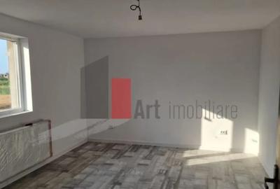 Casă cu 5 camere cu Canalizare în Central - 13