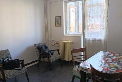 Apartament cu 2 camere decomandat în Berceni - 2
