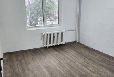 Apartament cu 4 camere semidecomandat în Rahova