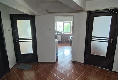 Inchiriez 2 camere in apartament cu 3 camere - 5