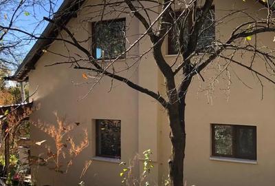 Casa renovata complet 4 dormitoare 2 bai teren 3000 mp Drajna de sus, Prahova - 1