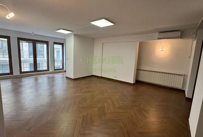 Apartament cu 4 camere semidecomandat în Dorobanți