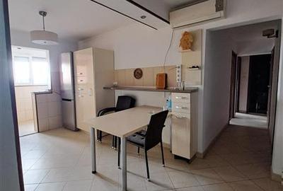 Apartament cu 3 camere decomandat, mobilat în Dristor