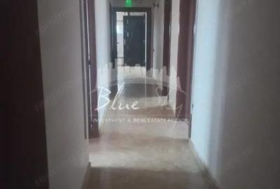 Casă cu 8 camere cu Canalizare în Km 5 - 19