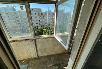 Apartament 2 camere, decomandat, bloc reabilitat - etaj 9/10 - 8