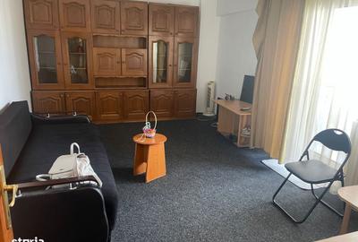 Apartament cu 2 camere decomandat în Republicii