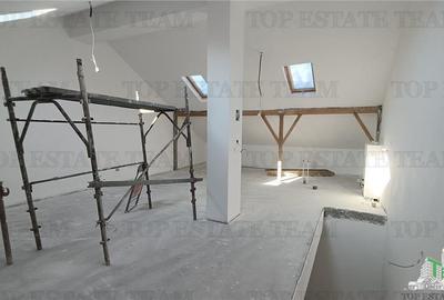 Duplex cu 4 camere cu Canalizare în Central - 9