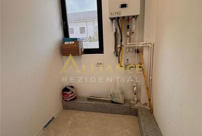Spațiu comercial, de 60 mp, în Central - 9