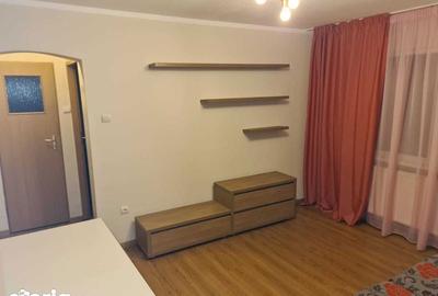 Apartament cu 3 camere semidecomandat în Mărăști