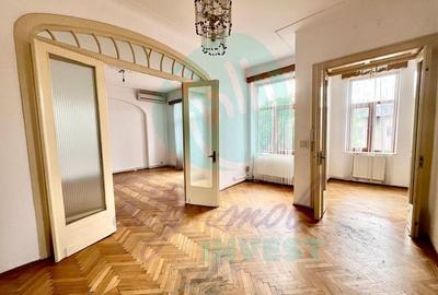 Apartament cu 4 camere semidecomandat, mobilat în Calea Călărașilor