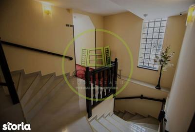 Spațiu comercial, de 520 mp, în Central - 4