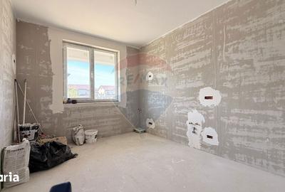Casă cu 5 camere cu Teren 200 Mp în Dobroești - 3