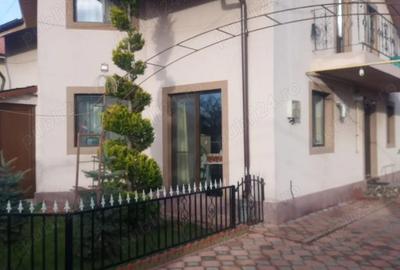 Casă cu Teren 400 Mp în Central - 3
