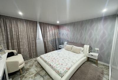 Casa / Vila cu 5 camere de vanzare - 12