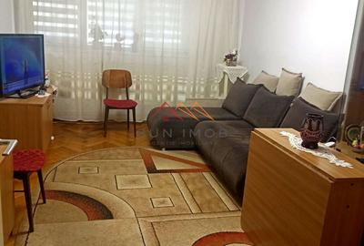 Apartament cu 3 camere semidecomandat în Central - 2