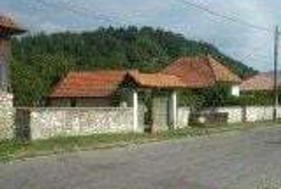 Teren de 3900 mp, în Sâmbotin - 1