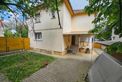 Casă cu 7 camere cu Teren 355 Mp în Decebal - 12