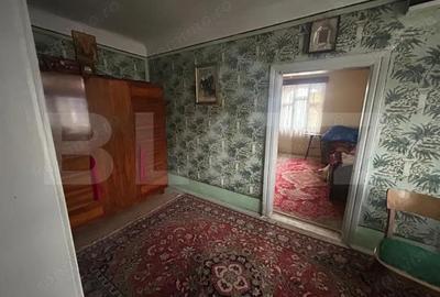 Casă cu 3 camere cu Teren 2700 Mp în Central - 8