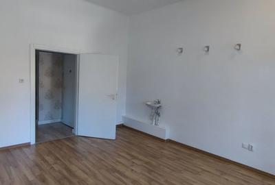 Spațiu comercial, de 38 mp, în Central