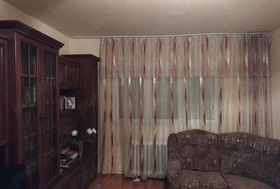 Proprietar vand apartament 3 camere parter Caransebe? - 3