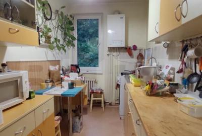 Apartament spa?ios cu 3 camere + garaj , situat intr-o zon - 2