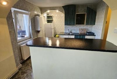 Apartament cu 2 camere decomandat în Florilor - 3