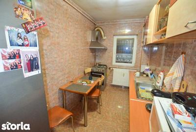 Apartament cu 2 camere decomandat, mobilat în Vitan