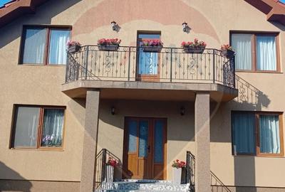 Casă cu 5 camere cu Teren 2100 Mp în Hidiș - 2
