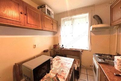 Apartament 2 camere etaj 2 zona centrala Str Pacii - 18