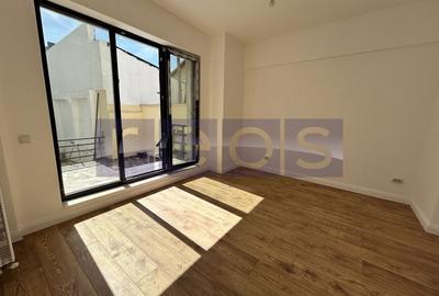 Apartament cu 3 camere decomandat în Andronache