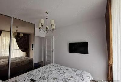 Apartament cu 2 camere decomandat în P-ța Victoriei - 1
