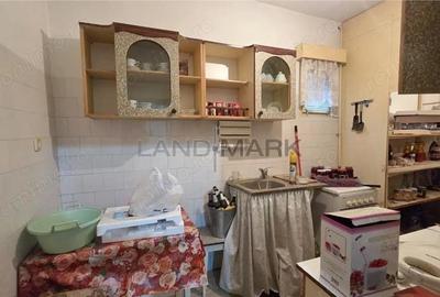 Casă cu Teren 910 Mp în Central - 3