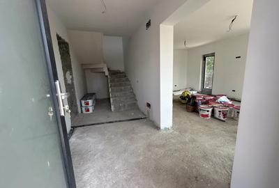 Casa de vanzare cu 4 camere, situata intre case, zona Popas Pacurari, IASI - 7
