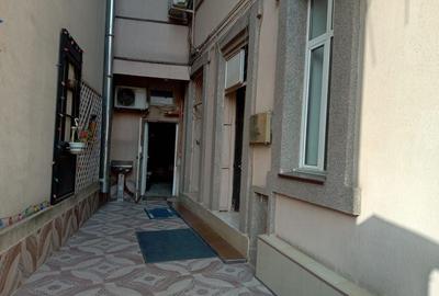De vanzare Apartament 3 camere + pod in Vila, Vasile Lascar - Eminescu - 19