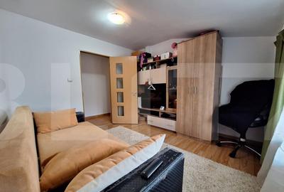 Apartament de vanzare, cu 2 camere decomandat, mobilat, zona - 11