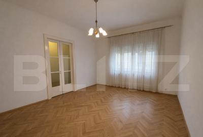 Spațiu comercial, de 220 mp, în Central - 3