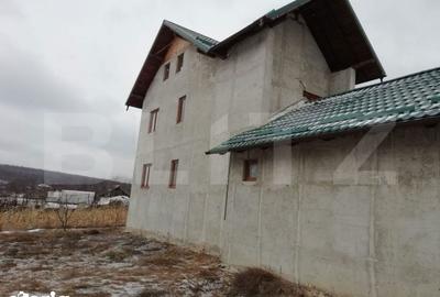 Casă cu 5 camere cu Teren 2500 Mp în Central - 5