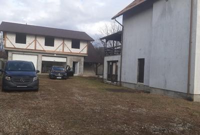 Casă cu 4 camere cu Teren 1000 Mp în Săsar - 2