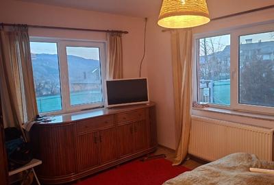 Casă individuală cu 6 camere cu Canalizare în Autogară - 10