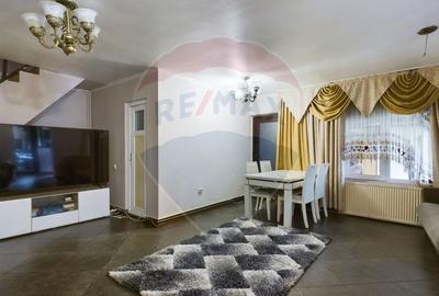 Casă cu 6 camere cu Teren 174 Mp în Andronache - 1