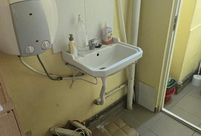 Inchiriez spatiu comercial in Deva, zona ultracentrala (Decebal, Exim - 4