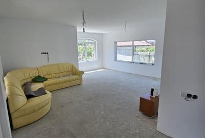 Casa individuala,  130 mp ,  teren 380 mp, zona Dezmir - 3